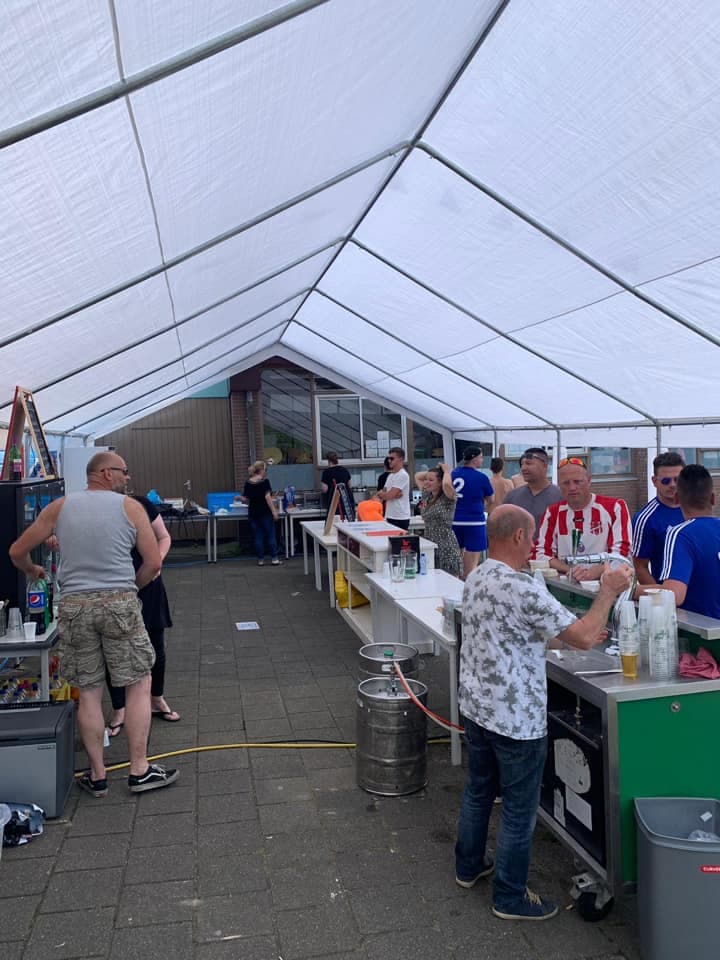 Bar overzicht met gezellige sfeer